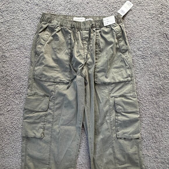 Abercrombie & Fitch Men's Baggy Cargo Pull-On Pants in Size Medium Long and NWT - Picture 2 of 15